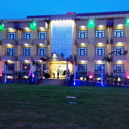 Le Grand Regency Hotel Greater Noida Exterior photo