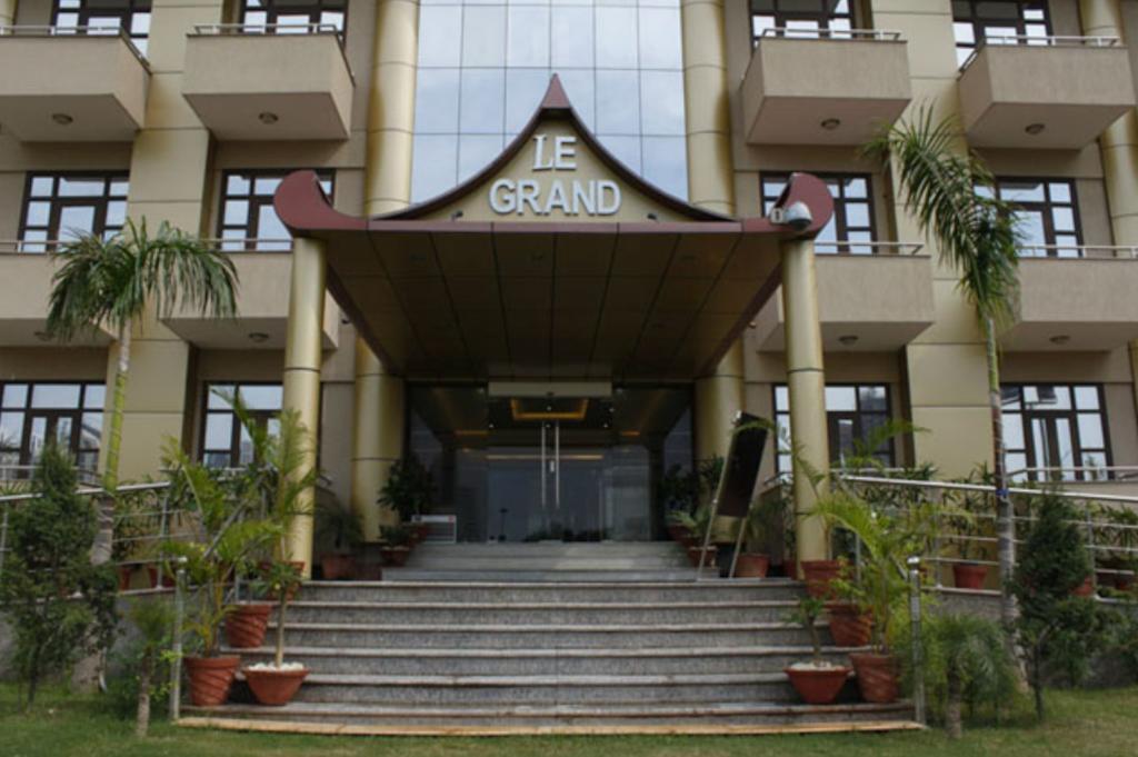 Le Grand Regency Hotel Greater Noida Exterior photo