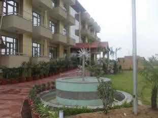 Le Grand Regency Hotel Greater Noida Exterior photo